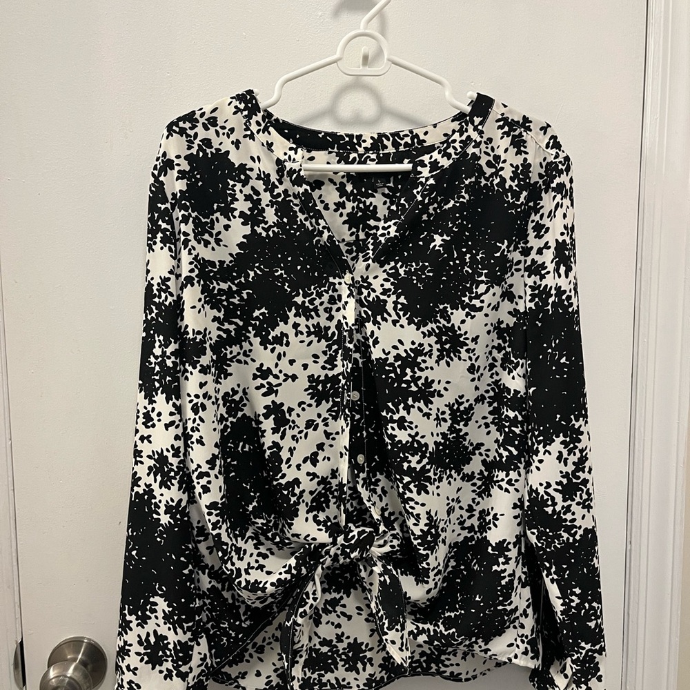 Black and White Floral Women's Top